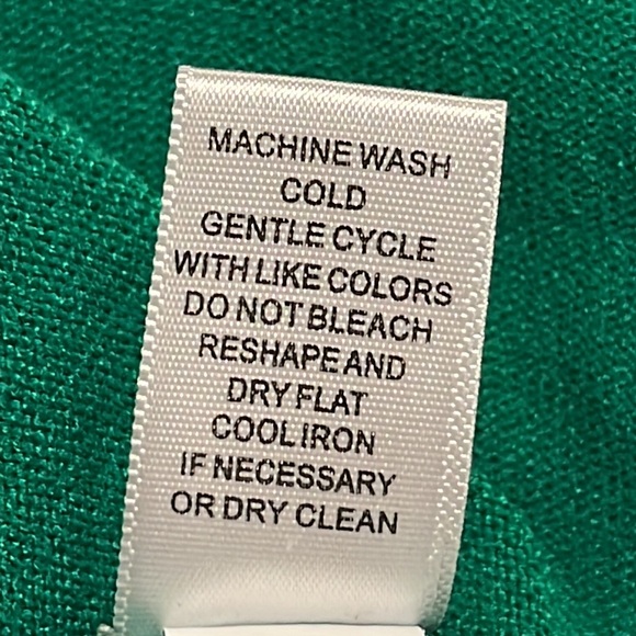 Cable & Gauge Kelly/Emerald Green Sweater with Quarter Zip Detail in Large - Picture 16 of 16